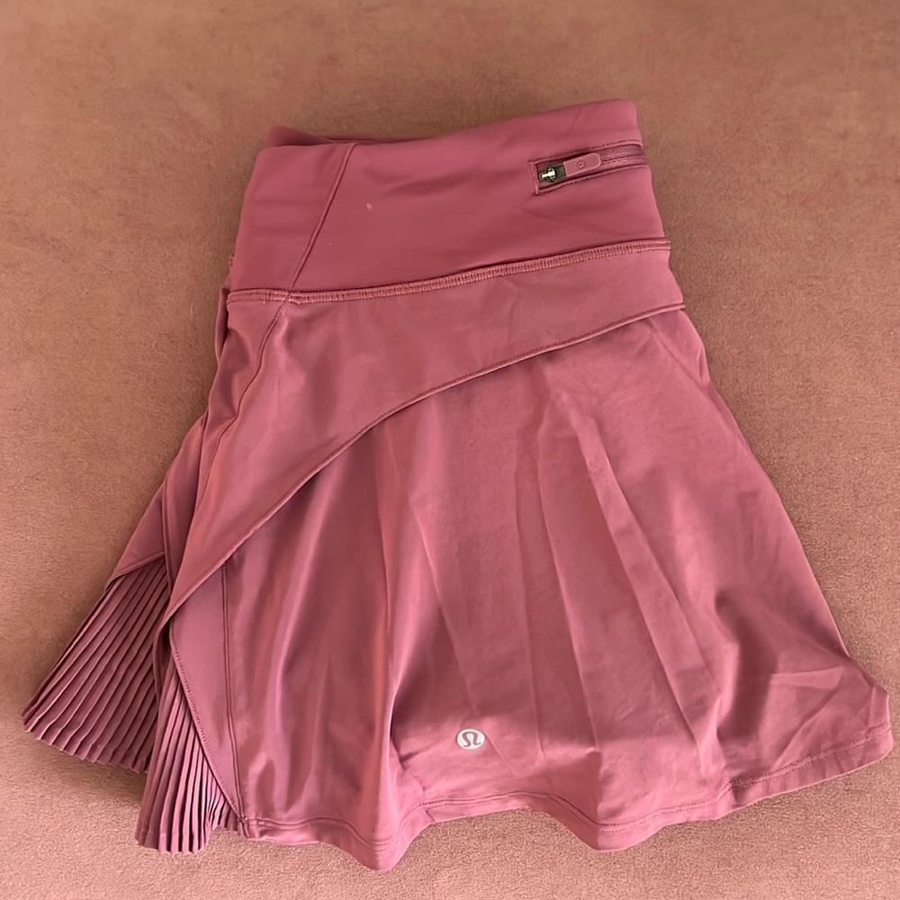 lululemon Play Off the Pleats Skirt — size 8